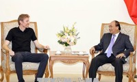 PM Vietnam, Nguyen Xuan Phuc menerima Presiden Grup Zuru, Selandia Baru