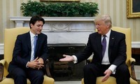 Pemimpin AS dan Kanada melakukan pembicaraan telepon tentang perdagangan dan ekonomi