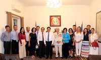 Deputi PM Vietnam, Pham Binh Minh mengunjungi Kedutaan Besar Vietnam di Yunani