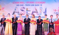 Pembukaan Pekan Raya dan Pameran Internasional ASEAN 2018 di Kota Ho Chi Minh