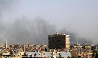 Irak melakukan serangan udara membasmi IS di Suriah