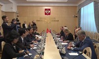 Memperkokoh dan memperkuat hubungan Kemitraan Strategis dan Komprehensif antara Vietnam dan Federasi Rusia