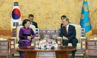 Ketua MN Vietnam, Nguyen Thi Kim Ngan melakukan pertemuan dengan Presiden Republik Korea, Moon Jae-in