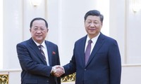 Media RDRK memberitakan tentang pertemuan Menlu Ri Yong-ho dengan Presiden Tiongkok, Xi Jinping
