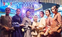“Warna-warni Indonesia : Fesyen dan Kecantikan“
