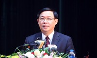 Deputi PM Vuong Dinh Hue: Penilaian terhadap penyerapan investasi asing harus merapati praktek dan menatap langsung pada kenyataan 