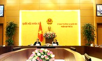 Wakil Ketua MN Vietnam, Phung Quoc Hien menerima delegasi Dewan Bisnis AS-ASEAN