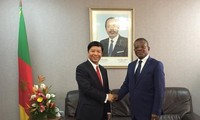 Utusan Khusus PM Pemerintah, Deputi Menlu Nguyen Quoc Cuong melakukan kunjungan kerja di Republik Kamerun 