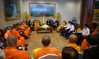 Kaum Buddhis Vietnam bersatu padu dengan kaum Buddhis negara-negara lain membangun dunia yang damai