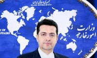 Iran menolak seruan dialog AS