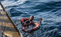Masalah migran: Lebih dari 20 orang hilang karena tenggelamnya kapal di Laut Tengah