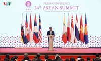 PM Thailand memimpin jumpa pers internasional tentang hasil KTT ASEAN ke-34