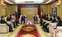 Menteri Keamanan Publik Vietnam, To Lam menerima Wakil Sekretaris Dewan Keamanan Federasi Rusia