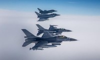 NATO melakukan latihan perang angkatan udara di kawasan Baltik