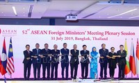 Para Menlu ASEAN menekankan masalah Lat Timur pada konferensi dengan Tiongkok