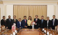 Pimpinan Kota Ho Chi Minh menerima Menteri Industri Utama Malaysia