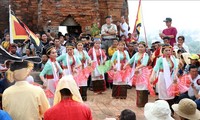 Festival “Ka Te” yang dilakukan dari warga etnis minoritas Cham di Provinsi Ninh Thuan
