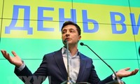 Presiden Ukraina membantah terlibat dalam skandal pemilihan AS