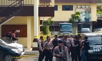 Indonesia Menangkap Lebih dari 70 Terduga dalam Serangan Bom Bunuh Diri di Pulau Sumantra