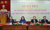 Pengurus Besar Front Tanah Air Vietnam dan Kantor Kepresidenan menandatangani status koordinasi