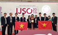 Para Pelajar Vietnam Mencapai Tiga Medali Emas di Olimpiade Ilmuwan Muda Internasional