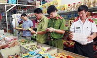 Kota Hanoi Meningkatkan Pengelolaan Pasar Bahan Makanan untuk Melayani Hari Raya Tet dan Musim Festival