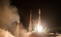Rusia meluncurkan dengan sukses  34 satelit OneWeb ke orbit