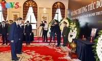 Pemimpin Tiongkok melakukan upacara penghormatan terakhir mantan Sekjen KS PKV, Le Kha Phieu
