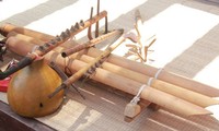 Perkenalan tentang Beberapa Alat Musik Tradisional di Vietnam dan Sedotan dari Beras yang Ramah Lingkungan di Vietnam