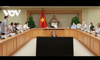 Deputi PM Vu Duc Dam Pimpin Sidang tentang Pengujian Vaksin Covid-19