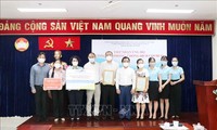 Kota Ho Chi Minh Terima Dukungan Dana Pencegahan dan Penanggulangan Wabah Covid-19 dari Badan Usaha