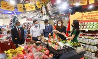 Pembukaan Pekan Barang Vietnam 2021 di Sistem-Sistem Supermarket Singapura
