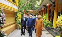 Sangha Buddha Vietnam Berbagai Tingkat   dan Umat Buddhis telah Berikan Sumbangsih yang Positif dalam Perkuat Persatuan Nasional