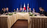 Pemimpin AS, Jepang, dan Republik Korea Bahas Masalah-Masalah RDRK