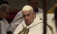 Paus Fransiskus Imbau Hentikan Konflik dalam Pesan Natal