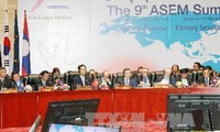 Premierminister Nguyen Tan Dung beim ASEM-Gipfel in Laos