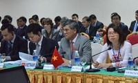Sitzung von den Parlamenten Vietnams, Laos und Kambodscha