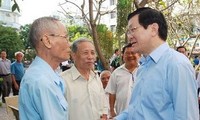 Staatspräsident Truong Tan Sang trifft Wähler in Ho Chi Minh Stadt