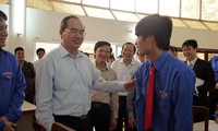 Vize-Premierminister Nguyen Thien Nhan spricht mit Beamten des Jugendverbands