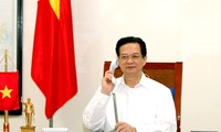 Premier Nguyen Tan Dung führt Telefonat mit Japans Ministerpräsident Shinzo Abe