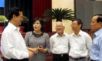 Premier Nguyen Tan Dung führt Arbeitstreffen mit Parteiorganisation des Militärbezirks Nr. 7