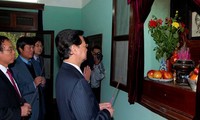 Premier Nguyen Tan Dung gedenkt Präsident Ho Chi Minh
