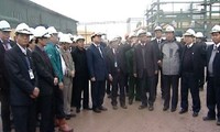 Vize-Premier Hoang Trung Hai besucht den Betrieb Ammoniumnitrat