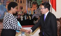 Stellvertretende UN-Generalsekretärin Phumzile Mlambo Ngcuka besucht Vietnam