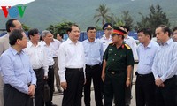 Vize-Premierminister Vu Van Ninh besucht Fischereiaufsichtskraft und Seepolizei in Da Nang