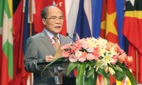 Austausch von Erfahrungen zwischen Parlamenten Vietnams und Laos