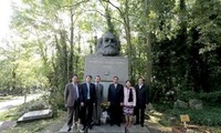 Delegation der Kommunistischen Partei Vietnams besucht Großbritannien
