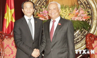 Vize-Parlamentspräsident Uong Chu Luu empfängt Vertreter des chinesischen Volksverbands für Frieden