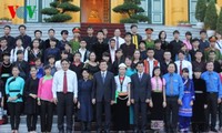 Staatspräsident trifft 78 herausragende Schüler der ethnischen Minderheiten