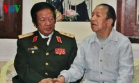 Laos Parlamentspräsidentin würdigt Rolle der freiwilligen vietnamesischen Soldaten